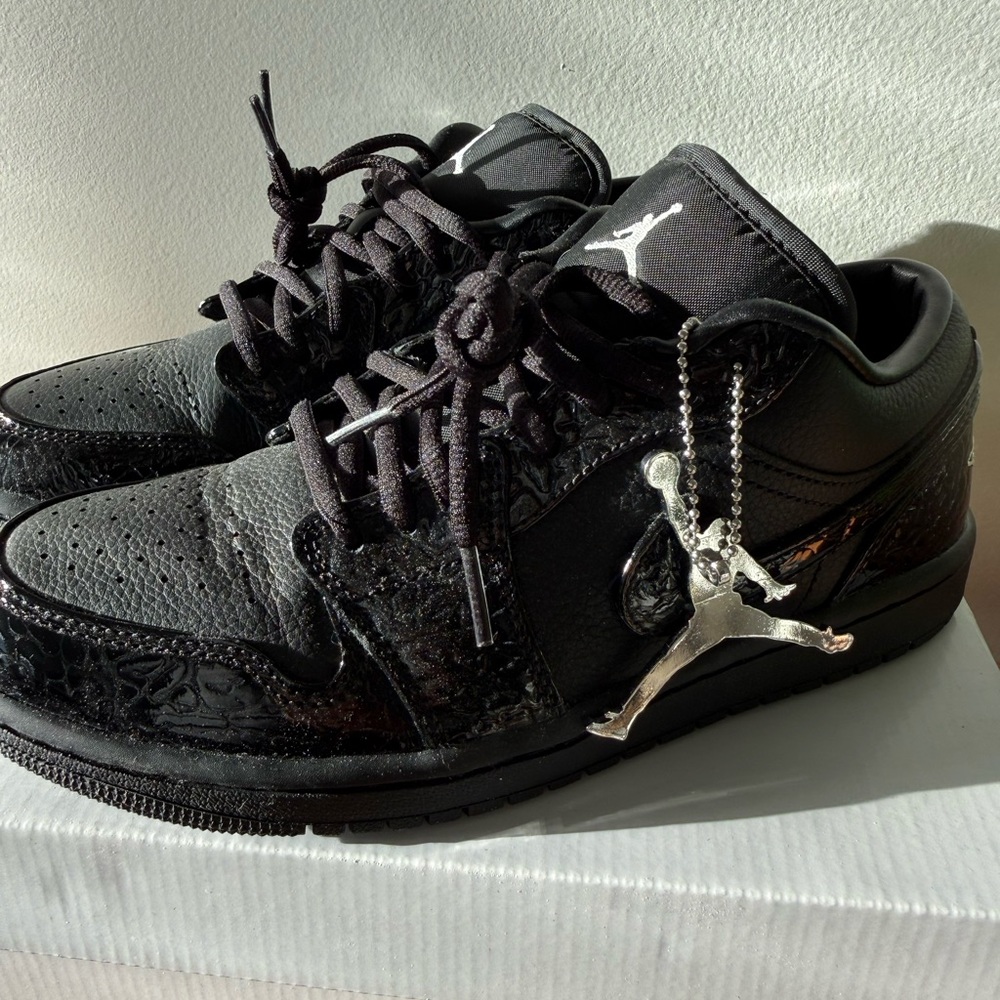 Women’s Nike Air Jordan 1 Low Black/Black Patent Leather - Picture 4 of 5